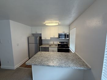 Energy-efficient range & refrigerator